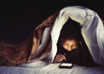 Youngs May Be Losing Sleep Over Social Media : More LOLs, Fewer Zzzs