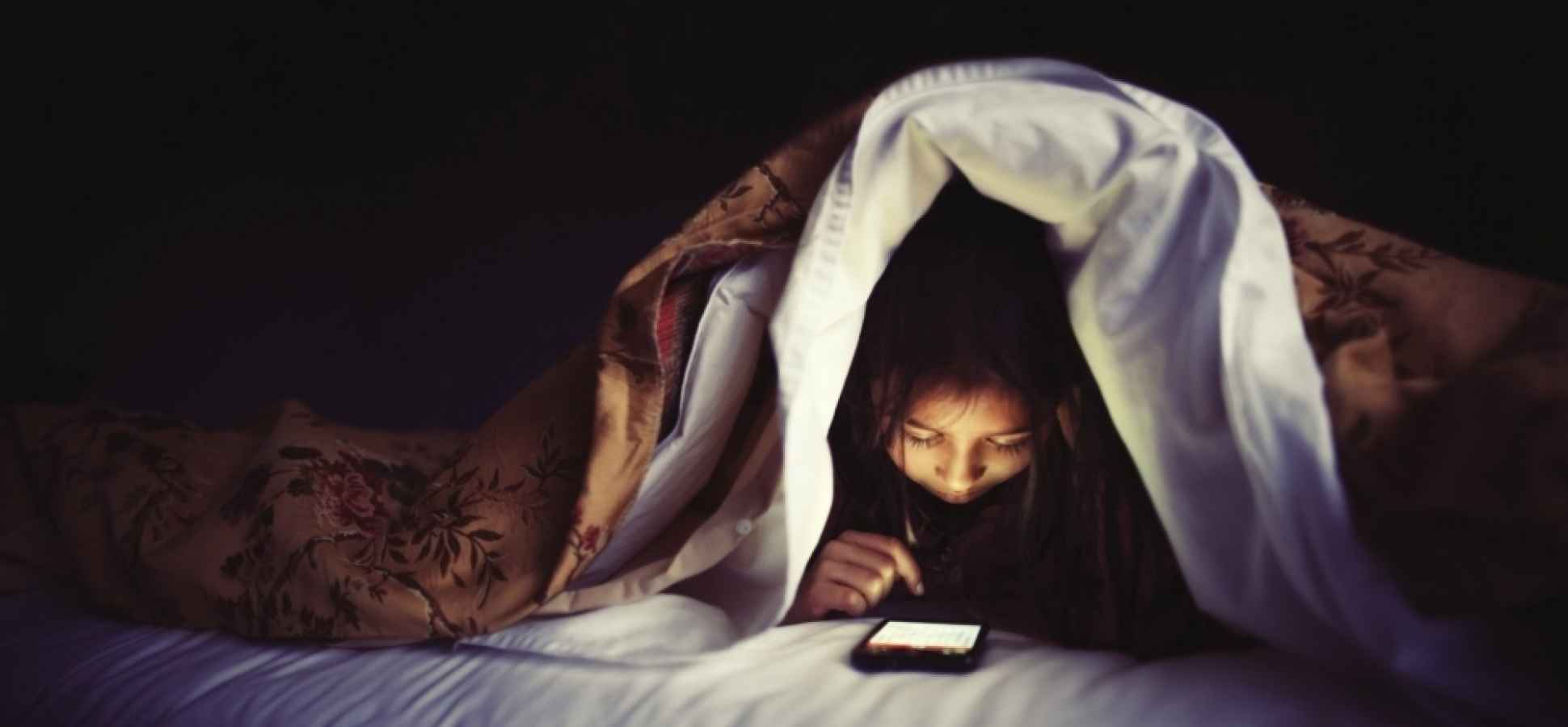Youngs May Be Losing Sleep Over Social Media : More LOLs, Fewer Zzzs